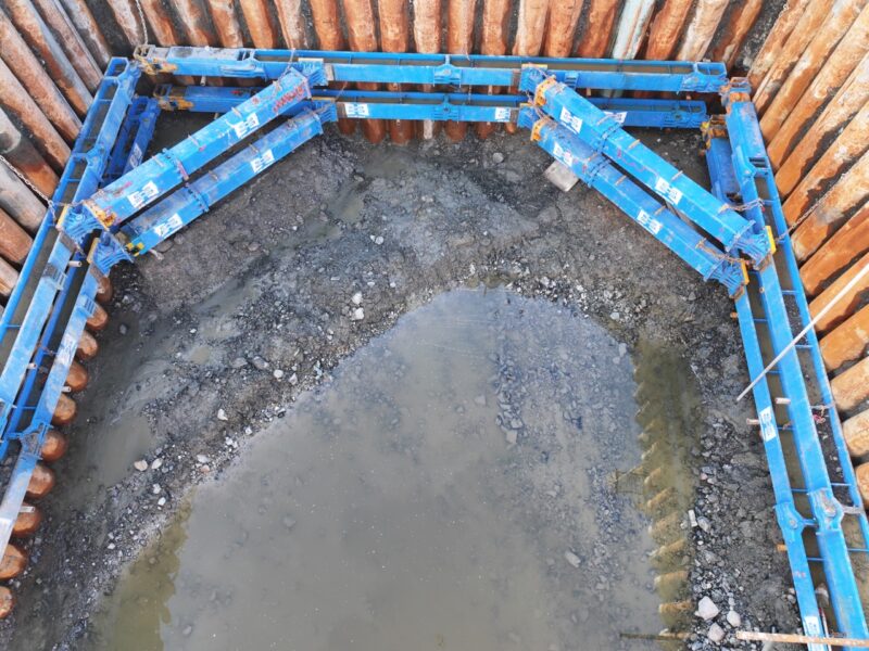 Construction of the Narrow Water Bridge connecting Northern Ireland and the Republic of Ireland