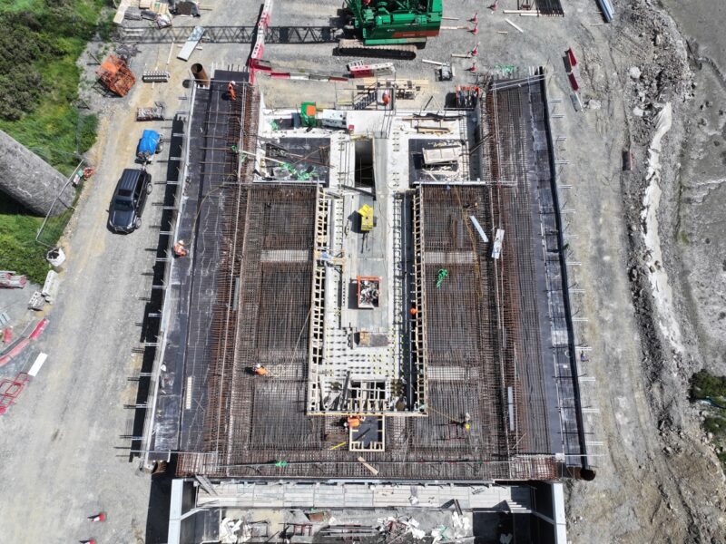 Construction of the Narrow Water Bridge connecting Northern Ireland and the Republic of Ireland